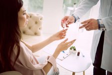 肥胖纹和孕期妊娠纹除了颜色方面还有什么差异？